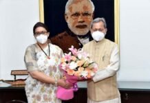 मधुबनी आर्ट की तर्ज पर उत्तराखण्ड की ऐंपण कला पर फोकस किया जाये, क्राफ्ट टूरिज्म विलेज स्थापित करते हुए इसे होम स्टे से जोड़ा जाये : केन्द्रीय कपङा मंत्री स्मृति ईरानी Establishing a craft tourism village in Uttarakhand, it should be linked to the homestay