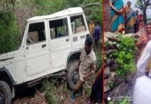 सतपुली : मैक्स दुर्घटना में बच्चे की मौत, सात लोग घायल max-accident-near-satpuli