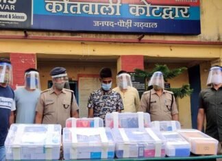 कोटद्वार पुलिस ने किया मोबाइल चोरी का खुलासा, 6 लाख 50 हजार के मोबाइल के साथ 19 साल का चोर गिरफ्तार mobile theft arrested in kotdwar