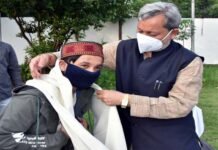 मुख्यमंत्री से मिले इंडियन आइडल फेम गायक पवनदीप राजन, सीएम ने कही बड़ी बात Indian Idol fame singer Pawandeep Rajan meets Chief Minister