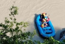 श्रीनगर गढ़वाल : महिला ने अलकनंदा नदी में लगाई छलांग, तलाश जारी woman-jumps-in-alaknanda-river