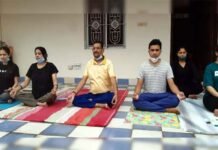 अंतर्राष्ट्रीय योग दिवस : घर में रहकर ऑनलाइन मनाएं योग दिवस, कोरोना के चलते सामूहिक कार्यक्रमों पर रहेगी रोक celebrate-yoga-at-home