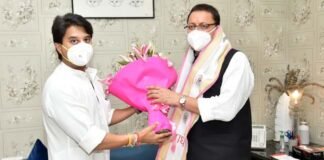 सीएम धामी में केंद्रीय मंत्री सिंधिया से मुलकात कर पिथौरागढ़ हवाई सेवा शीघ्र शुरू कराने का किया अनुरोध CM Dhami Meets with Union Minister Scindia