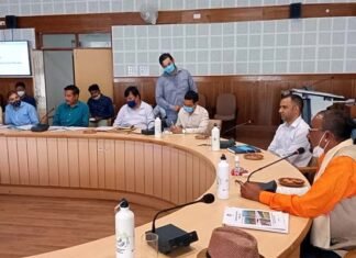 ग्राम्य विकास पलायन आयोग की बैठक में काश्तकारों को मधुमक्खी बॉक्स के साथ मधुमक्खी भी उपलब्ध कराने के निर्देश Rural Development Migration Commission meeting