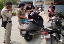 पौड़ी जनपद में पुलिस द्वारा चलाया जा रहा बाहरी मजदूरों/ किरायेदारों का सत्यापन अभियान Verification campaign of outside laborers / tenants being run by police in Pauri district