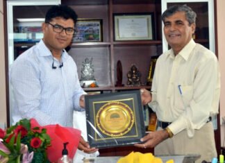 डॉक्टर्स डे पर डॉ. हेम चन्द्र पांडे को प्रथम “उत्तराखण्ड चिकित्सा रत्न” सम्मान Uttarakhand Medical Ratna award to Dr. Hem Chandra Pandey