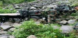 दुखद खबर : खाई में गिरा सेना का वाहन, कुमाऊं रेजिमेंट के 4 जवान शहीद, मुख्यमंत्री तीरथ ने जताया शोक Vehicle of Kumaon regiment fell into a ditch