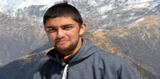 अभय राज रावत ने 12वीं की परीक्षा मे 98.8% अंक प्राप्त कर विद्यालय मे प्रथम स्थान किया हासिल abhay-raj-rawat