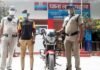 पौड़ी जनपद पुलिस ने मात्र दो घण्टे में मोटर साईकिल चोरी करने वाले अभियुक्तों को किया गिरफ्तार accused of motor cycle theft