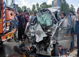दर्दनाक हादसा : टैंकर और कार में जोरदार भिड़ंत, दूल्हा-दुल्हन समेत 6 की मौत car-accident-rampur bride and groom died