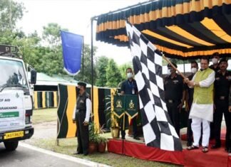 मुख्यमंत्री धामी ने 127 ईको बटालियन द्वारा दी गई कोविड राहत सामग्री के वाहन को किया फ्लैग ऑफ cm Dhami flagged off the vehicle of covid relief material