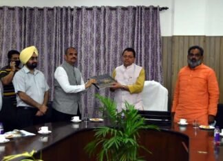 उत्तराखंड : मुख्यमंत्री ने सड़को एवं अन्य विकास कार्यो में लम्बित वन भूमि हस्तान्तरण के मामलों के निस्तारण में तेजी लाने के दिए निर्देश cm-dhami