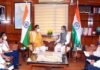 मुख्यमंत्री पुष्कर धामी ने केन्द्रीय रेल मंत्री अश्विनी वैष्णव से की भेंट, विभिन्न रेल परियोजनाओं को लेकर विस्तार से की चर्चा मुख्यमंत्री पुष्कर धामी ने केन्द्रीय रेलवे, सूचना प्रौद्योगिकी मंत्री अश्विनी वैष्णव से की भेंट