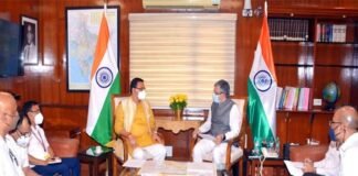 मुख्यमंत्री पुष्कर धामी ने केन्द्रीय रेल मंत्री अश्विनी वैष्णव से की भेंट, विभिन्न रेल परियोजनाओं को लेकर विस्तार से की चर्चा मुख्यमंत्री पुष्कर धामी ने केन्द्रीय रेलवे, सूचना प्रौद्योगिकी मंत्री अश्विनी वैष्णव से की भेंट