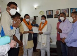 मुख्यमंत्री ने की कोविड-19 से प्रभावित पर्यटन और चार धाम यात्रा से संबंधित गतिविधियों से जुड़े लोगों के लिए 200 करोड़ के राहत पैकेज की घोषणा cm-pushkar-dhami-uttarakhand