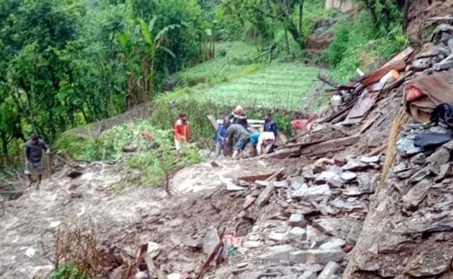 bageshwar-house-collapsed