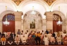 शपथ ग्रहण समारोह के दो घंटे बाद ही मंत्रियों को मंत्रालयों की दी जिम्मेदारी, देखें किसे मिला कौन सा मंत्रालय modi-cabinet-expansion