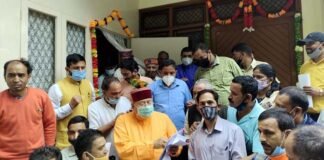 राष्ट्रीय पुरानी पेंशन बहाली संयुक्त मोर्चा जनपद चमोली द्वारा आज कैबिनेट मंत्री सतपाल महाराज को सौंपा ज्ञापन old-pension-restoration-restoration