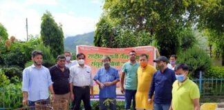 पुरानी पेंशन बहाली मोर्चा श्रीनगर शाखा द्वारा वृहद वृक्षारोपण कार्यक्रम Tree Plantation Program by Old Pension Restoration Front Srinagar Branch