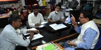 सीएम पुष्कर धामी ने आपदा प्रबंधन कार्यालय का किया औचक निरीक्षण, अधिकारियों को दिये ये निर्देश CM Pushkar Dhami did surprise inspection of disaster management office