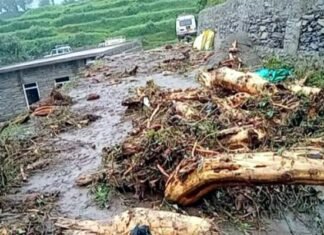 उत्तराखंड : इस गाँव में बारिश ने मचाई भारी तबाही, लोगों ने भाग कर बचाई जान rain-caused-great-destructiv
