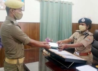 SSP पौड़ी गढ़वाल ने होमगार्ड को ड्यूटी के दौरान उत्कृष्ट टर्नआउट के लिए किया पुरुष्कृत pauri-ssp-p-renuka-devi
