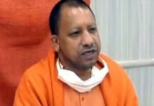 सीएम योगी अब अपनी नई टीम बनाने के लिए तैयार, मंत्रिमंडल विस्तार को लगी फाइनल मुहर योगी अब अपनी नई टीम बनाने के लिए तैयार, मंत्रिमंडल विस्तार को लगी फाइनल मुहर