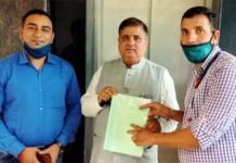 पुरानी पेंशन बहाली को लेकर कर्मचारी नेताओं ने बदरीनाथ विधायक महेंद्र भट्ट से मुलाकात कर सौंपा ज्ञापन Badrinath MLA Mahendra Bhatt