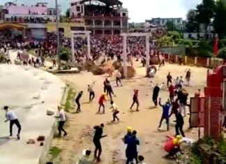 उत्तराखंड के देवीधुरा में 8 मिनट चली ऐतिहासिक बग्वाल में 75 लोग घायल, घायलों में रणबांकुरे के साथ पत्रकार भी शामिल bagwal-fair-devidhura