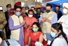 उत्तराखंड : मुख्यमंत्री पुष्कर सिंह धामी ने किया मेगा वैक्सीनैशन कैम्प का शुभारंभ