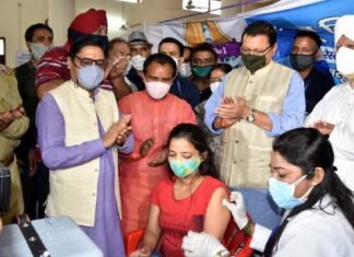 उत्तराखंड : मुख्यमंत्री पुष्कर सिंह धामी ने किया मेगा वैक्सीनैशन कैम्प का शुभारंभ