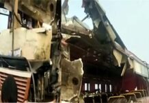 ग्रेटर नोएडा : ईस्टर्न पेरिफेरल हाईवे पर भीषण हादसा,खड़े ट्रक में जा घुसी तेज रफ्तार बस,एक की मौत,19 घायल bus accident Eastern Peripheral Highway