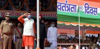 उत्तराखंड : सरकारी स्कूलों के 10वीं और 12वीं के छात्र-छात्राओं को मुफ्त मोबाइल टेबलेट देगी सरकार, स्वतंत्रता दिवस पर मुख्यमंत्री ने की कई अहम घोषणायें, देखें अन्य घोषणाएं Free mobile tablet to the students of class 10th and 12th of government schools of Uttarakhand