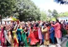 श्रीकृष्ण जन्माष्टमी पर डांडा नागराजा मंदिर में रही लोक गायक मुकेश कठैत के भजनों की धूम danda-nagraja-mela