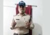 पौड़ी पुलिस ने निभाया मानवता का फर्ज, ड्यूटी के दौरान मिले कागजात को सकुशल किया मालिक के सुपुर्द pauri police constable