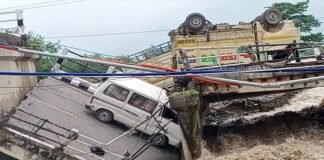 उत्तराखंड: देहरादून-ऋषिकेश के बीच रानीपोखरी का पुल टूटा, नदी में गिरे कई वाहन ranipokhari-bridge-broken