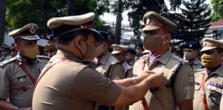 स्वतंत्रता दिवस पर डीजीपी उत्तराखंड ने सतपुली थानाध्यक्ष सन्तोष पैथवाल सहित कई पुलिसकर्मियों को किया सम्मानित santosh paithwal sho satpuli