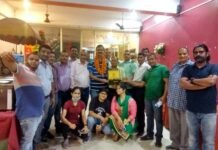 शिक्षक कृपाल पटवाल को प्रधानाध्यापक पद पर पदोन्नति के फल स्वरुप दी गई भावभीनी विदाई Farewell to teacher Kripal Patwal on promotion to the post of headmaster