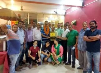 शिक्षक कृपाल पटवाल को प्रधानाध्यापक पद पर पदोन्नति के फल स्वरुप दी गई भावभीनी विदाई Farewell to teacher Kripal Patwal on promotion to the post of headmaster
