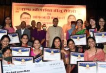 वीरांगना तीलू रौतेली के जन्मदिवस पर मुख्यमंत्री ने प्रदेश की 22 महिलाओं को तीलू रौतेली पुरस्कार एवं 22 को आंगनबाड़ी कार्यकत्री पुरस्कार से किया सम्मानित tilu-rauteli-award 2020-21