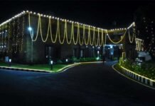 मुख्यमंत्री पुष्कर सिंह धामी ने प्रदेशवासियों को दी स्वतंत्रता दिवस की शुभकामनाएं, पूर्व संध्या पर जगमगाया CM आवास uttarakhand-cm-residence