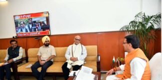 मुख्यमंत्री से मिले प्रधानमंत्री के सलाहकार भास्कर खुल्बे, केदारनाथ पुनर्निर्माण कार्यों एवं बद्रीनाथ धाम के मास्टर प्लान के सम्बन्ध में की चर्चा Bhaskar Khulbe met cm dhami