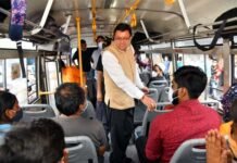 मुख्यमंत्री धामी ने ISBT देहरादून का किया औचक निरीक्षण, बसों में चढ़कर यात्रियों से की बात CM Dhami did surprise inspection of ISBT Dehradun