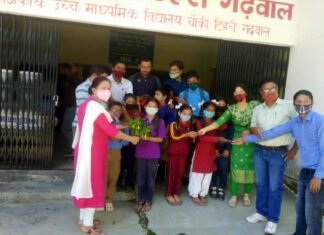 जीआईसी चौकी में नव प्रवेशी छात्र/छात्राओं का गुलदस्ता भेंटकर किया गया स्वागत GIC-Chowki