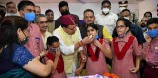 सीएम धामी हुए 46 साल के, दिव्यांग बच्चों के साथ मनाया जन्मदिवस, पीएम ने दी बधाई