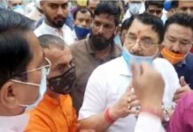 सीएम के कार्यक्रम में मंत्री धन सिंह रावत के सामने भाजपा विधायक और कार्यकर्ताओं में भिड़ंत, देखें वीडियो argument-between-bjp-mla-and-workers