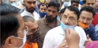सीएम के कार्यक्रम में मंत्री धन सिंह रावत के सामने भाजपा विधायक और कार्यकर्ताओं में भिड़ंत, देखें वीडियो argument-between-bjp-mla-and-workers