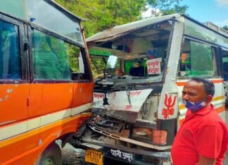 सतपुली-कोटद्वार रोड़ पर दो बसों की आपस में भिड़ंत bas accident satpuli-kotdwar road