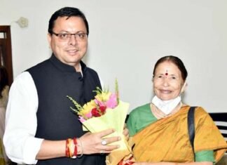 पद्म श्री जागर गायिका बसंती बिष्ट ने मुख्यमंत्री पुष्कर सिंह धामी से की भेंट Padma Shri Jagar singer Basti Bisht calls on Chief Minister Pushkar Singh Dhami