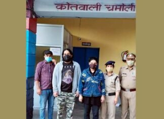 14 साल की नाबालिग को पहाड़ से अपहरण कर वेश्यावृत्ति के लिए दिल्ली ले गए अभियुक्तों को पुलिस ने किया गिरफ्तार, बच्ची सकुशल बरामद chamoli-police